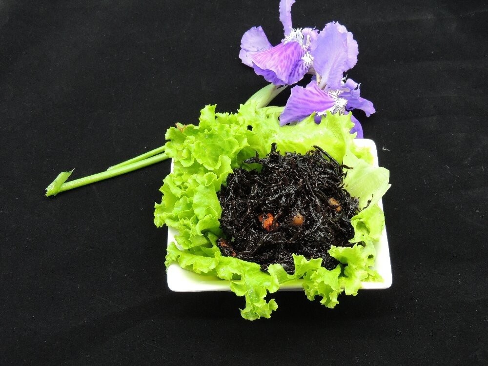 Green Peas and Hijiki Seaweed